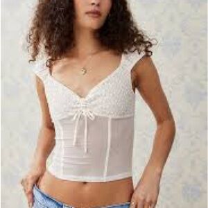 Kimchi Blue Delilah Top de Encaje